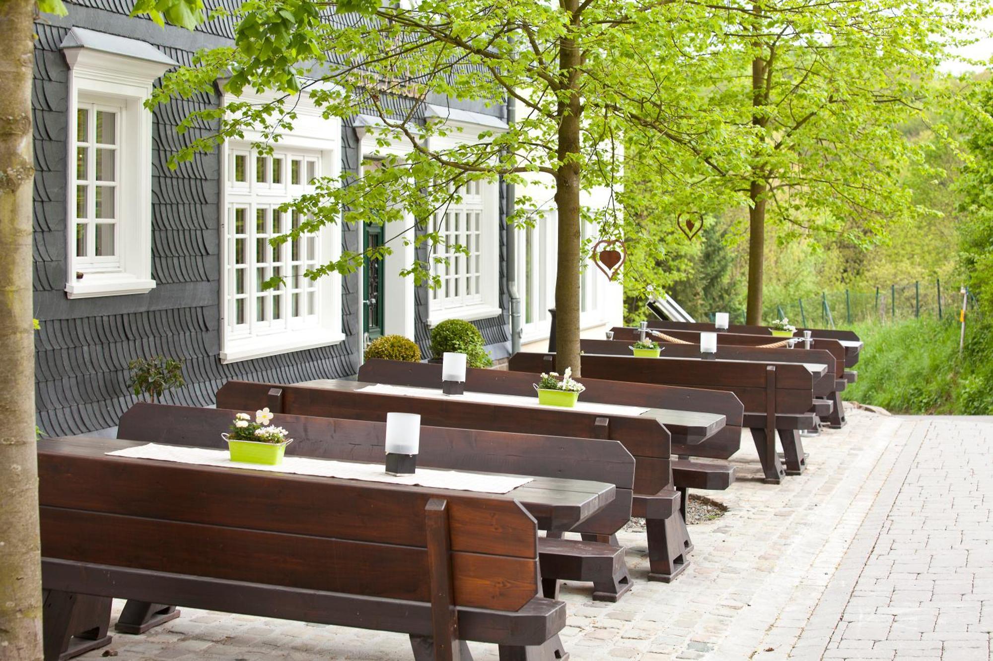 Zu Den Drei Linden Hotell Wermelskirchen Eksteriør bilde