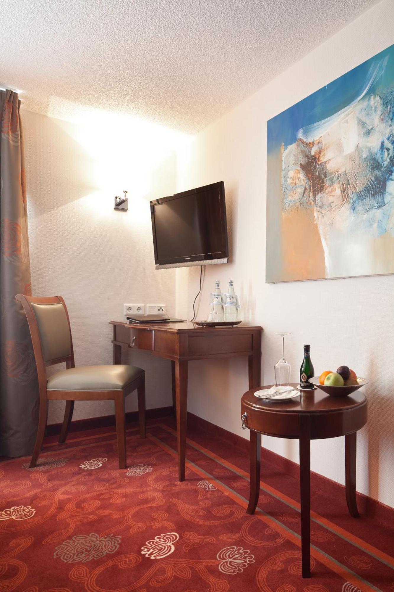 Zu Den Drei Linden Hotell Wermelskirchen Eksteriør bilde