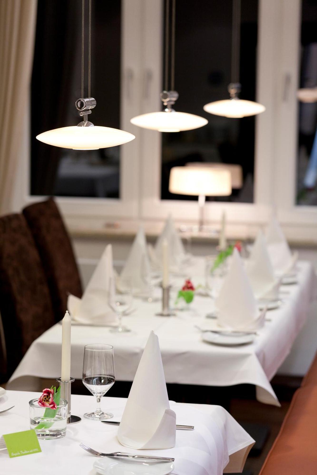 Zu Den Drei Linden Hotell Wermelskirchen Eksteriør bilde